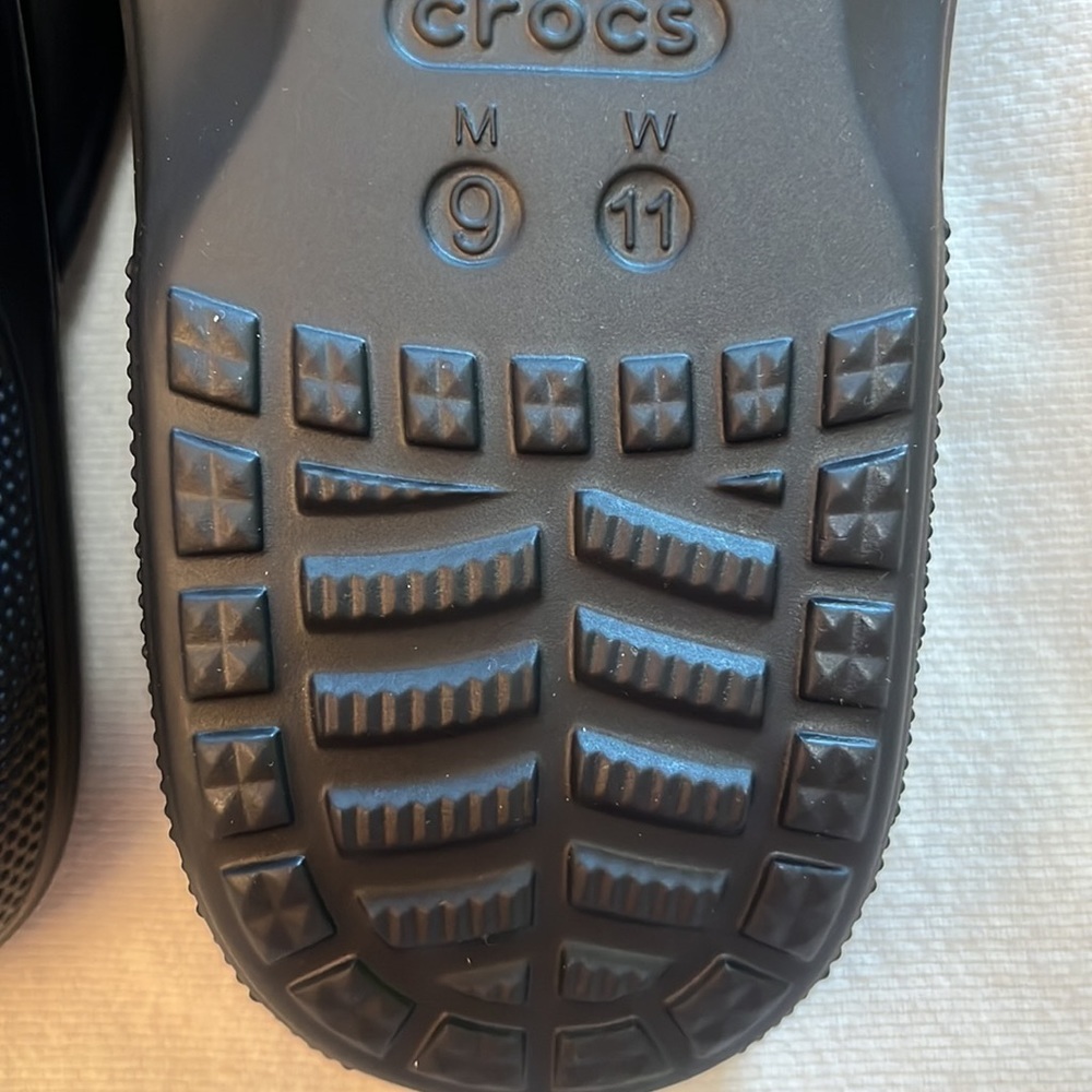 Crocs - Picture 8 of 9